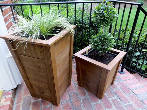 The Project Lady - DIY Tutorial – Decorative Wood Planter Boxes Wood Planter Boxes, Diy Wood Planter Box, Diy Wooden Planters, Diy Wood Planters, Planter Box Plans, Plastic Planter Boxes, Porch Flowers, Porch Planters, Cedar Planters