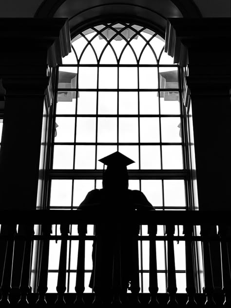 Graduation Black And White Aesthetic, Vision Board Pictures Graduation, Graduation Dark Aesthetic, Black College Graduate Aesthetic, Dark Vision Board Pictures, Black White Vision Board, Graduation Vision Board Aesthetic, Vision Board Photos Black And White, Black Graduate Aesthetic