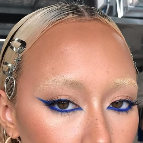 The Artist Edit on Instagram: "#Repost @ru_makeup ・・・ Beauty @d.10zin for @princesspollyboutique Star product is @sephora @sephoraaus matte cobalt blue liner Comment below for any other product deets :) #brisbanestylist #brisbanemakeupartist #brisbane #meccabeautyjunkie #maccosmetics #glow #shine​ #model #beauty #brisbanehairstylist #brisbanefreelancemakeup #glowing​ #inbeautmag #theartistedit​ ​ #glamazonkw​ #fentybeauty​ #fashion​ #instadaily #instagood #hairstylist #editorial #makeup #ph Blue Eyeliner Makeup, Maquillage On Fleek, Blue Liner, Rave Makeup, Blue Eyeliner, Star Makeup, Photoshoot Makeup, Edgy Makeup, Creative Eye Makeup