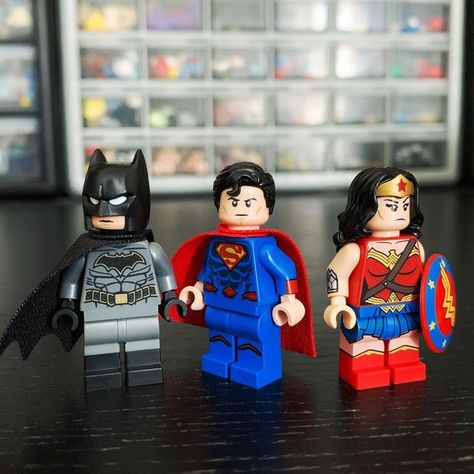 Lego Justice League, Lego Pics, Lego Superman, Lego Wonder Woman, Lego Jedi, Custom Minifigures, Lego Inspiration, Lego Custom Minifigures, Chicano Tattoo