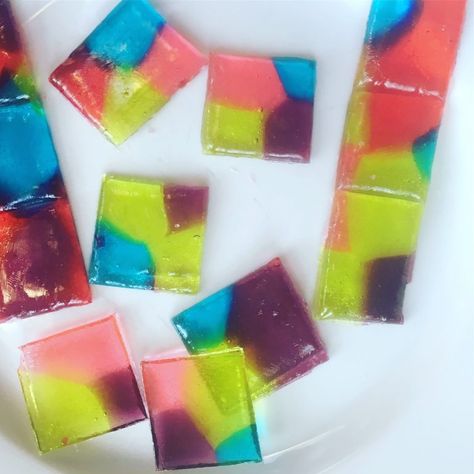 Hard Candy Stained Glass- Edible Science « The Kitchen Pantry Scientist Candy Stained Glass Window, Edible Glass Candy, Stained Glass Candy Recipe, Glass Candy Recipe, Stained Glass Candy, Candy Texture, Edible Science, Reeses Cake, Boiled Sweets