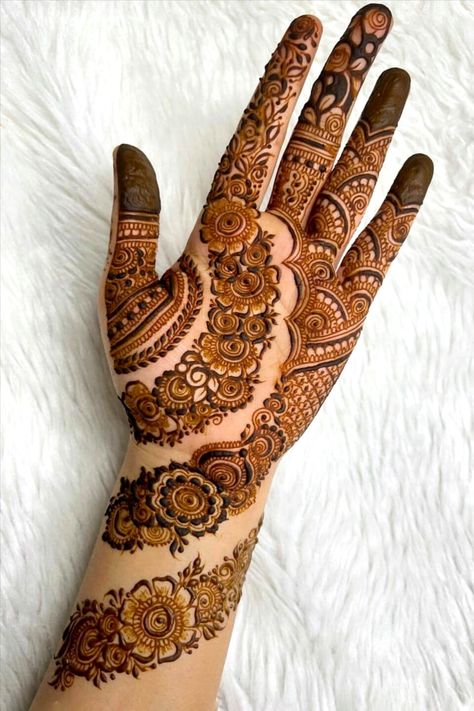 It's mehndi party time, somebody hands me the henna. #mehndidesigns2023 #mehndi2k #mehndidesigns #henna #mehndi #mehndilove #mehndiart #hennadesign #pakistanifashion Pakistani Mehndi Designs Unique, Pakistani Mehndi Designs Unique Beautiful, Mehndi Designs 2023, Full Hand Mehndi Design, Pakistani Mehndi Designs, Short Mehndi Design, Pakistani Mehndi, Simple Arabic Mehndi Designs, Mehndi Party