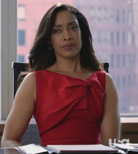 My new business style idol - Jessica Pearson from Suits. Jessica Pearson, Gina Torres, Suits Tv Shows, Suits Tv, Lawyer Fashion, Tie Neck Dress, Knot Dress, Power Dressing, Red Tie