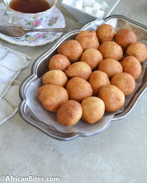 Puff-Puff (Deep fried dough) Puff Puff Recipe, African Street Food, Cameroon Food, African Snacks, West African Food, Nigerian Recipes, Puff Recipe, Puff Puff, Nigerian Food