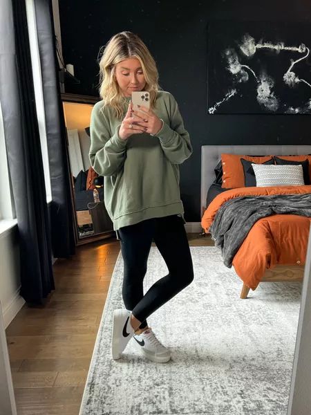 Casual Friday Leggings Outfit, Work Outfits With Nikes, Comfy Legging Outfits Spring, Running Errands Outfit Winter Casual, Casual Workout Outfits Winter, Aerie Sweater Outfit, Casual Comfy Spring Outfits, Salon Day Outfit, Comfy Mom Style