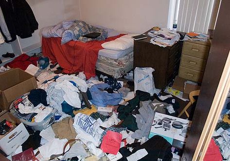 No matter how messy the room is, this is a great method to get it cleaned and organized. Messy Clothes, Messy Bedroom, Office Moving, Cleaning My Room, Kids Cleaning, Start Cleaning, Ways To Get Money, Emotional Baggage, Messy Room