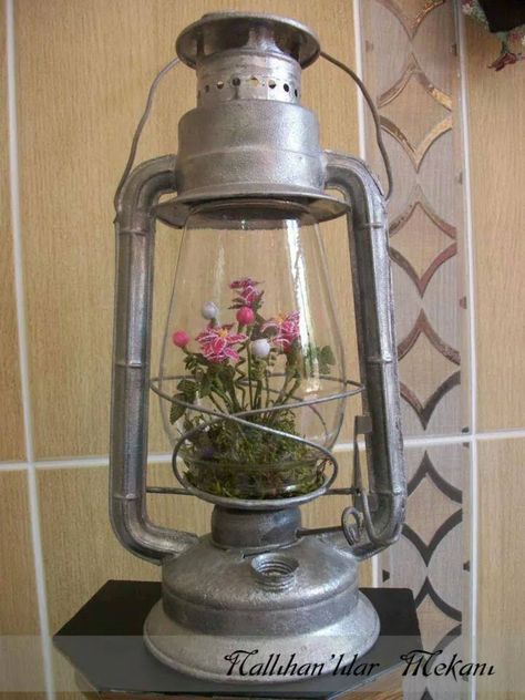 . Oil Lamp Decor, Masculine Home, Masculine Home Office, Shabby Chic Decor Diy, Candle Crafts, Old Lanterns, Decoupage Tray, Lantern Ideas, Office Lounge