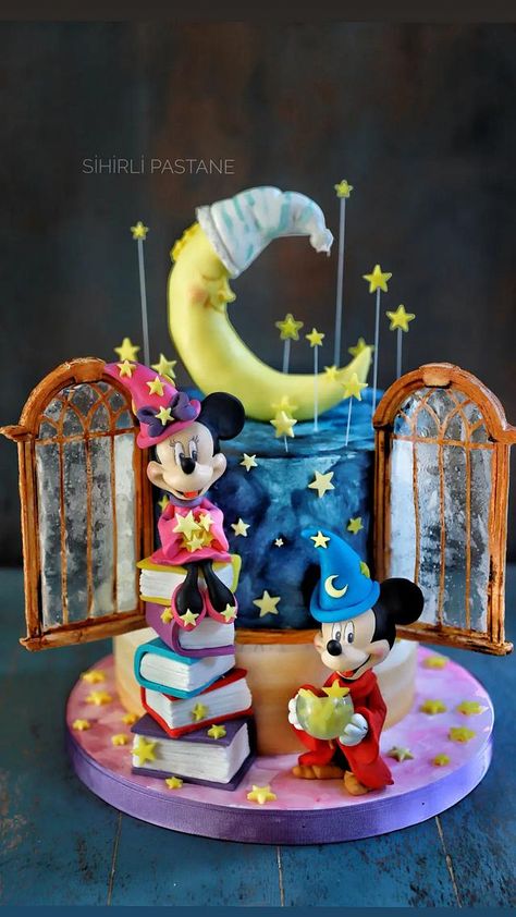 Birthday Cake Ideas Disney, Cake Ideas Disney, Disney Cake Ideas, Kids Birthday Cake Ideas, Disney Themed Cakes, Disney Characters Christmas, Mickey Mouse Birthday Cake, Disney Fantasia, Minnie Y Mickey Mouse