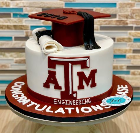 Aggie Graduation Party, Desserts For Christmas, High School Graduation Cakes, College Graduation Cakes, Christmas Dessert Ideas, Graduation Cake Designs, Decorating Desserts, Graduation Party Desserts, Grad Cake