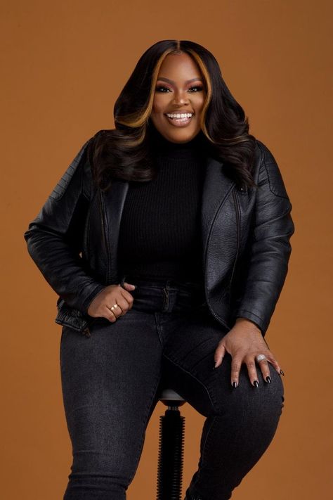 Grammy, Billboard Music, Stellar, and Dove Award-winning “gospel sensation” (NPR Music) Tasha Cobbs Leonard celebrates her single “Gotta Believe” reaching No.1 on Billboard’s Gospel Airplay Chart. “Gotta Believe” was originally released in June of 2021 and has been on the chart for over 21 weeks. Leonard originally recorded “Gotta Believe” as part of NPR Morning Edition’s Song Project.... Tasha Cobbs Leonard, Black Disney Princess, Tasha Cobbs, Worship Leader, Gospel Singer, Billboard Music, All Black Outfit, Christian Music, Photoshoot Poses