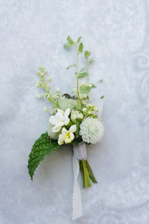 Organic Boutonniere, Whimsical Boutonniere, White And Green Boutonniere, White Boutonniere Wedding, Greenery Boutonniere, Green Boutonniere, Wearable Flowers, Overgrown Garden, White Boutonniere