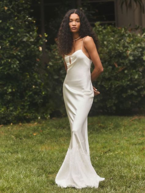 Sustainable Wedding Dress, Slip Wedding Dress, Wedding Dress Brands, Grunge Dress, Silk Wedding Dress, Va Va Voom, Wedding Dress Trends, New Wedding Dresses, Dress Spaghetti