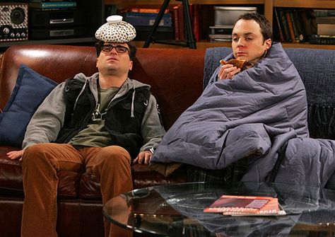 Sheldon's adorable all sunggled up like that. Bing Bang Theory, Sheldon Leonard, Big Bang Theory Funny, Big Ban, Bigbang Theory, The Big Band Theory, The Bigbang Theory, Johnny Galecki, Jim Parsons