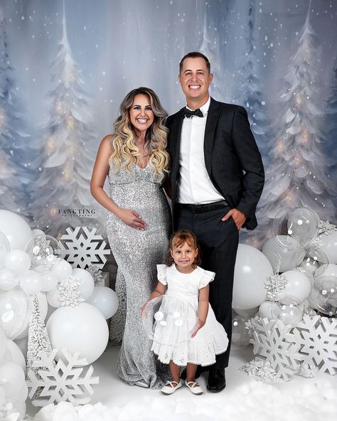 Family posing for Christmas photos in front of a frosted Christmas tree photography backdrops by HSD Backdrops Winter Wonderland Quince, Winter Wonderland Ball, Christmas Photo Background, Winter Wonderland Backdrop, Winter Wonderland Wedding Theme, Winter Wonderland Christmas Party, Winter Wonderland Party Theme, Wonderland Backdrop, Wonderland Wedding Theme