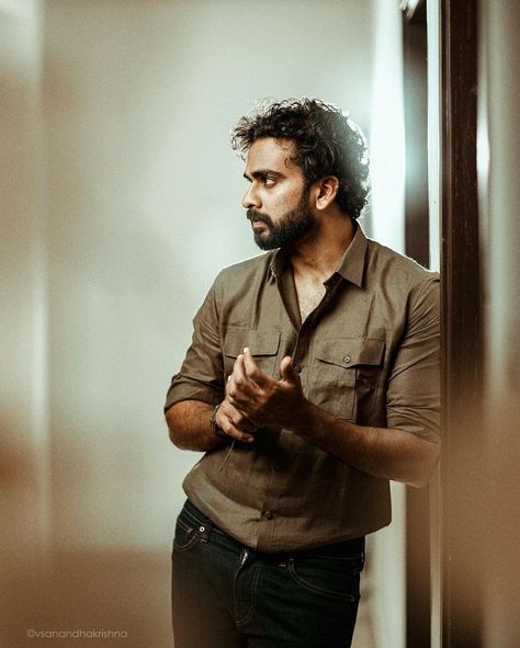 Ashok Selvan Hd Images, Ashok Selvan, Love Couple Photo, Indian Movies, Tamil Movies, Couple Photo, Couple Images, Cute Love Couple Images, Cute Love Couple