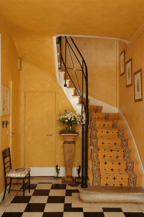 Yellow Hallway, Foyer With Stairs, Tiled Staircase, Staircase Ideas, Under Stairs Cupboard, Open Staircase, Foyer Decorating, Provence Style, London House