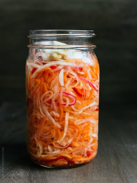 Achara (aka Atchara or Atsara) is a delicious Filipino Green Papaya relish - it goes so well with anything off the grill! Try this recipe - you'll want to put it on top of everything! Atchara Recipe, Papaya Recipes, Filipino Food Recipes, Pinoy Foods, Filipino Dish, Philippines Food, Pinoy Recipes, Relish Recipes, Green Papaya