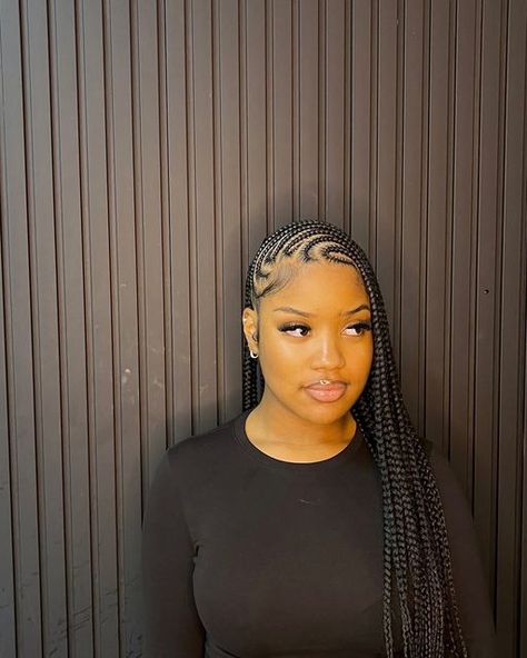 BRAIDER on Instagram: "Y’all are eating this shxt up! ⭐️⭐️⭐️⭐️⭐️" Feed In Braids And Sew In, Hair Braided Back Into A Bun, Caramel Braids Black Women, Tribe Braids For Black Women, Feed In Braids Side Part, Cainrow Braids For Black Women, Designer Braids For Black Women, Braids To The Side For Black Women, Small Tribals With Knotless Braids