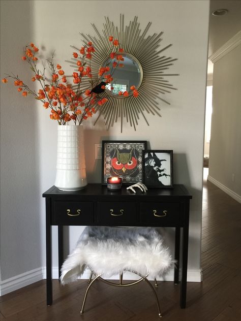 Halloween Console Table Decor Halloween Console Table Decor, Halloween Console Table, Console Table Decor, Console Table Decorating, Table Decor Living Room, Halloween Pictures, Console Table, Table Decor, Entryway Tables