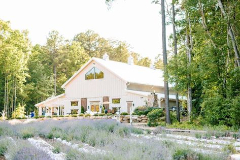 Nc Wedding Venues, Barn Photography, Romantic Backdrop, Mountain Wedding Venues, Best Barns, Hill Wedding, Farm Wedding Venue, Spring Wedding Inspiration, Eco Friendly Wedding