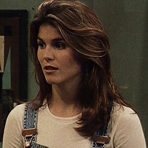 Lori Loughlin Hair, Rebecca Donaldson, Rachel Green Hair, Aunt Becky, Long Natural Curly Hair, 90s Icons, 90s Hair, Lori Loughlin, 90s Actors