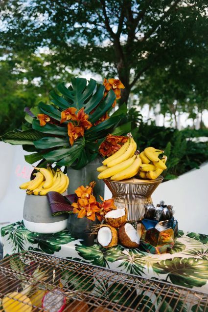 Tropical Drink Station, Flower Entrance, Buffet Displays, Aloha Party, Bar Station, Boho Tropical, Fruit Display, Havana Nights, Barn Decor