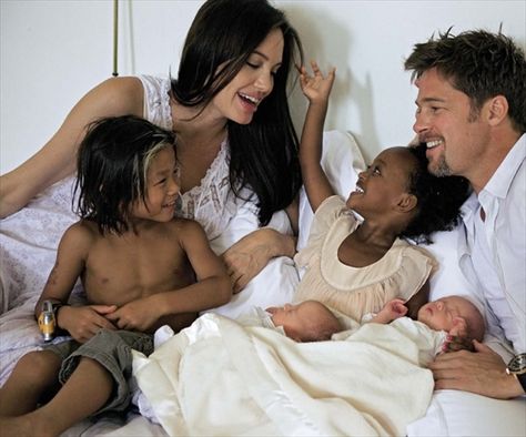 Celebrity Baby Names: The  V, X, and Z epidemic Angelina Jolie Family, Knox Jolie Pitt, Brad And Angie, John Voight, Brad And Angelina, Brad Pitt And Angelina Jolie, Celebrity Baby Names, Jolie Pitt, Celebrity Families