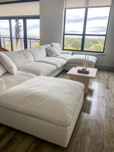 Cloud Couch Living Room, Comfy Sofa Living Rooms, White Couch Living Room, Big Couch, Latest Sofa Designs, White Couch, Comfortable Couch, Future Apartment Decor, Living Room Sectional