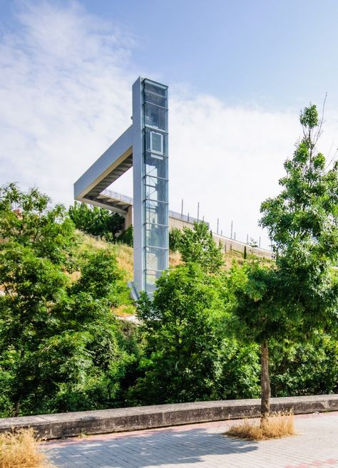 Urban Elevator in Echavaoiz  / Ah Asociados Outdoor Elevator, Elevator Design, Glass Elevator, Outdoor Theater, Lift Design, Urban Furniture, Pedestrian Bridge, Bridge Design, Pamplona