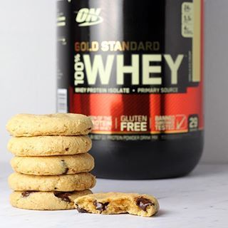 GIMME PROTEIN COOKIE nom nom nom nom  You’ll need: 3 tablespoons cashew butter (48g) 1 large egg, whole 1 scoop Optimum Nutrition 100% Whey Vanilla Ice Cream (31g) 1/4 cup almond flour (28g) Get the full recipe using the #linkinbio Whey Recipes, Optimum Nutrition Whey, Protein Cookie Recipes, Whey Protein Recipes, Peanut Butter Protein Cookies, Protein Cookie, Nom Nom Nom, Protein Powder Recipes, Protein Desserts