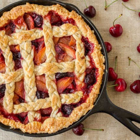 Try our delicious Cherry-Peach Pie using Sugar In The Raw®. Pumpkin Creme Brulee, Peach Pie Recipes, Cranberry Cream Cheese, Meatless Main Dishes, Healthy Drinks Smoothies, Cherry Recipes, Peach Pie, Favorite Dessert, Peach Recipe