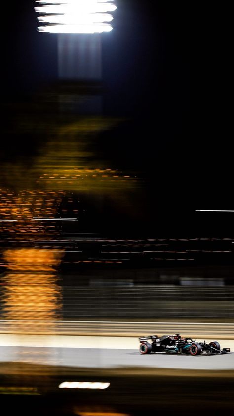 Mercedes Lewis, Hamilton Wallpaper, Mercedes Wallpaper, Artsy Illustration, Formula 1 Car Racing, George Russell, Motorsport Photography, 1% Wallpaper, Formula 1 Car