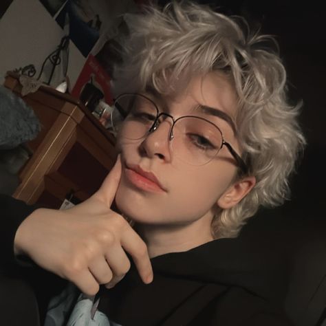 @graceful.addison on instagram :-) Graceful Addison, Random Hairstyles, Non Binary Outfits, Alter Faceclaims, Addison Grace, Dream Hairstyles, Gender Envy, Hair Stylist Life, Dream Hair