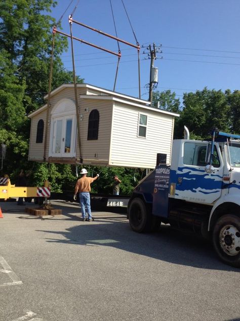 granny pod in transit Grandma Pods, Granny Pods Floor Plans, Granny Suite, Living Container, Granny Pods, Granny House, Tiny House Towns, Granny Pod, Alternative Living