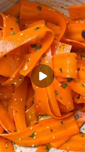 Raw Carrot Salad, Carrot Salad Recipes, Raw Carrots, Crunchy Snack, Carrot Salad, Carrot Recipes, Cayenne Pepper, Recipe Details, Quick Healthy