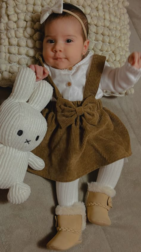 Look Baby Girl, Girls Winter Outfits, Bebe Clothing, Maria Isabel, Newborn Baby Tips, Looks Country, Twin Pregnancy