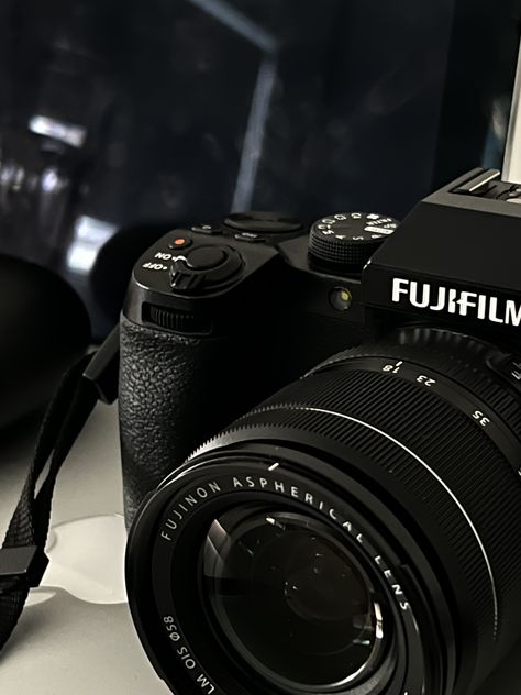 Fujifilm Camera Aesthetic, Fujifilm Aesthetic, Fujifilm Xs10, Drawing Male Anatomy, Photographer Aesthetic, Photography Cameras, Cute Camera, Fujifilm Camera, Still Camera