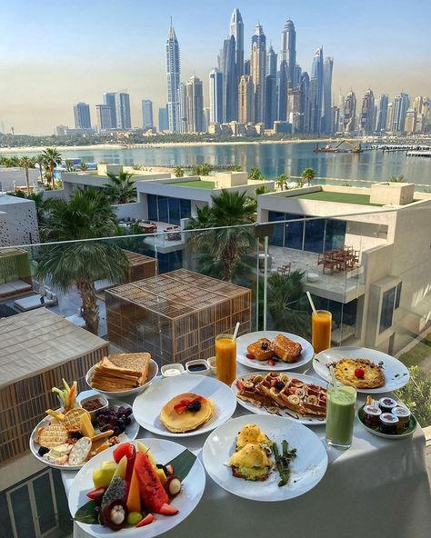 Breakfast in Dubai by @nikiisch! 🥞🍓🍉✨  #staysafe #breakfastwithaview Breakfast Delivery, Dubai Food, Birthday Breakfast, Dubai Hotel, Best Comfort Food, Beautiful Travel Destinations, Dubai Travel, Dream Travel Destinations, Morning Breakfast