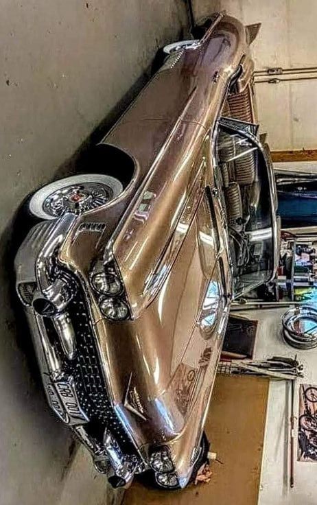 Classic Cars Chevy, Cool Old Cars, New Luxury Cars, Old Vintage Cars, Classic Cars Trucks Hot Rods, Lowrider Cars, American Classic Cars, Old Classic Cars, Classy Cars