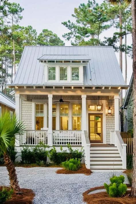 Beach Cottage Floor Plans, Cottage Exterior Design, Beach House Decorating Ideas, Mini Chalet, Beach Cottage Ideas, Beach Cottage Exterior, Beach Cottage Design, Small Beach Houses, Florida Cottage