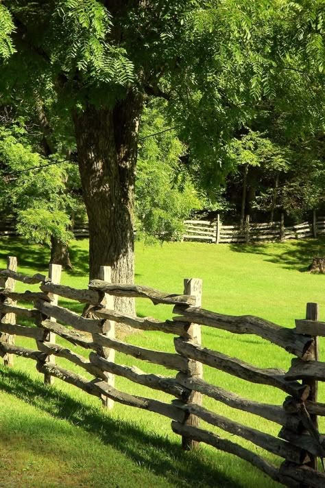 Log Fence, Country Fences, Rustic Fence, Natural Fence, Farm Fence, Fence Landscaping, Patio Designs, Backyard Fences, Wooden Fence