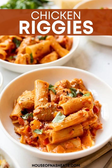 This Chicken Riggies recipe makes a flavorful, quick, and satisfying meal of succulent chicken and comforting rigatoni pasta in a creamy tomato sauce filled with sweet and spicy flavors, with Parmesan cheese and fresh herbs to finish! | chicken riggies utica new york | chicken riggies recipe utica | best chicken riggies recipe | creamy chicken riggies recipe | chicken rigatoni recipes Easy Chicken Riggies Recipe, Best Chicken Riggies Recipe, Chicken Rigatoni Recipes, Riggies Recipe, Chicken Riggies Recipe, Chicken Riggies, Chicken Rigatoni, Rigatoni Recipes, Rigatoni Pasta