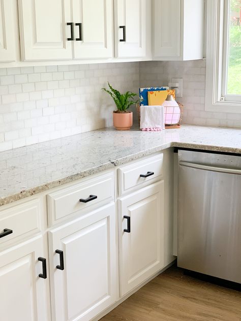 Painting kitchen cabinets white to last - check out how I transformed our kitchen on a budget, and made these cabinets to last #paintingkitchen #paintedcabinets #whitekitchen Kitchen Cabinets White, Repainting Kitchen Cabinets, Painting Kitchen Cabinets White, Diy Kitchen Renovation, Painting Kitchen, Smitten Kitchen, Kitchen Cabinets Makeover, Diy Kitchen Cabinets, Kitchen Redo