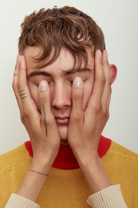 daniel cavanaugh // photography - fashion Portrait With Hands Photography, Portraits With Hands, Hand Poses Photography Face, Person With Hands On Face, Hands Over Face Reference, Hands On Face Reference, Hands Over Face, Face In Hands, Hand On Face