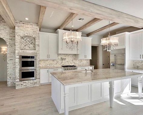 Model Dapur, Large Kitchen, White Cabinets, Beautiful Kitchens, Kitchen Style, Dream Home Design, Home Fashion, Home Decor Kitchen, Dream Kitchen