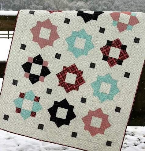 Cabin Fever - Free Printable Quilt Pattern Cabin Fever Quilt Pattern, Fat Quarters Baby Quilt, Quilting Styles, Free Fat Quarter Quilt Patterns, Easy Quilts For Beginners, Fat Quarter Quilt Patterns, Quilts For Beginners, Charity Ideas, Fat Quarter Quilts