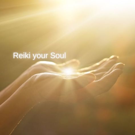 Reiki can help us in a great way to keep our soul clean and positive. Energy Healing Photography, Reiki Healing Pictures, Reiki Images, Reiki Photography, Yoga Photoshoot Ideas, Reiki Quotes, Healing Images, Crystals Healing Grids, Relax Quotes