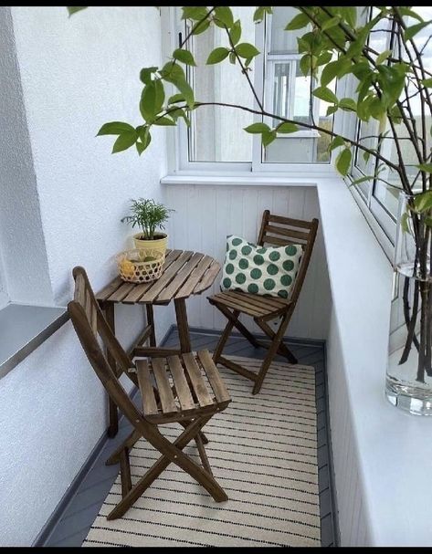 Tyre Garden, Old Tyres, Balcony Designs, Small Apartment Balcony Ideas, Interior Balcony, Balcony Design Ideas, Small Balcony Ideas Apartment, Balcony Chairs, Small Balcony Design