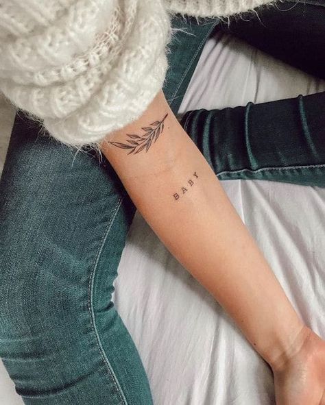 Tattoo Placements, Hamsa Tattoo, Muster Tattoos, Small Tattoos Simple, Cat Tattoos, Bullet Journal Printables, Tiny Tattoo, B Tattoo, Model Pose