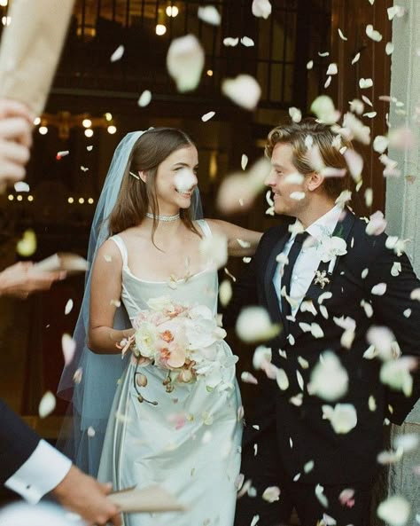 Barbra Palvin Wedding, Simple Minimalist Wedding, Handmade Wedding Dresses, Dylan Sprouse, Minimalist Wedding Dresses, Wedding Photography Styles, Affordable Wedding Dresses, Dream Wedding Ideas Dresses, Barbara Palvin